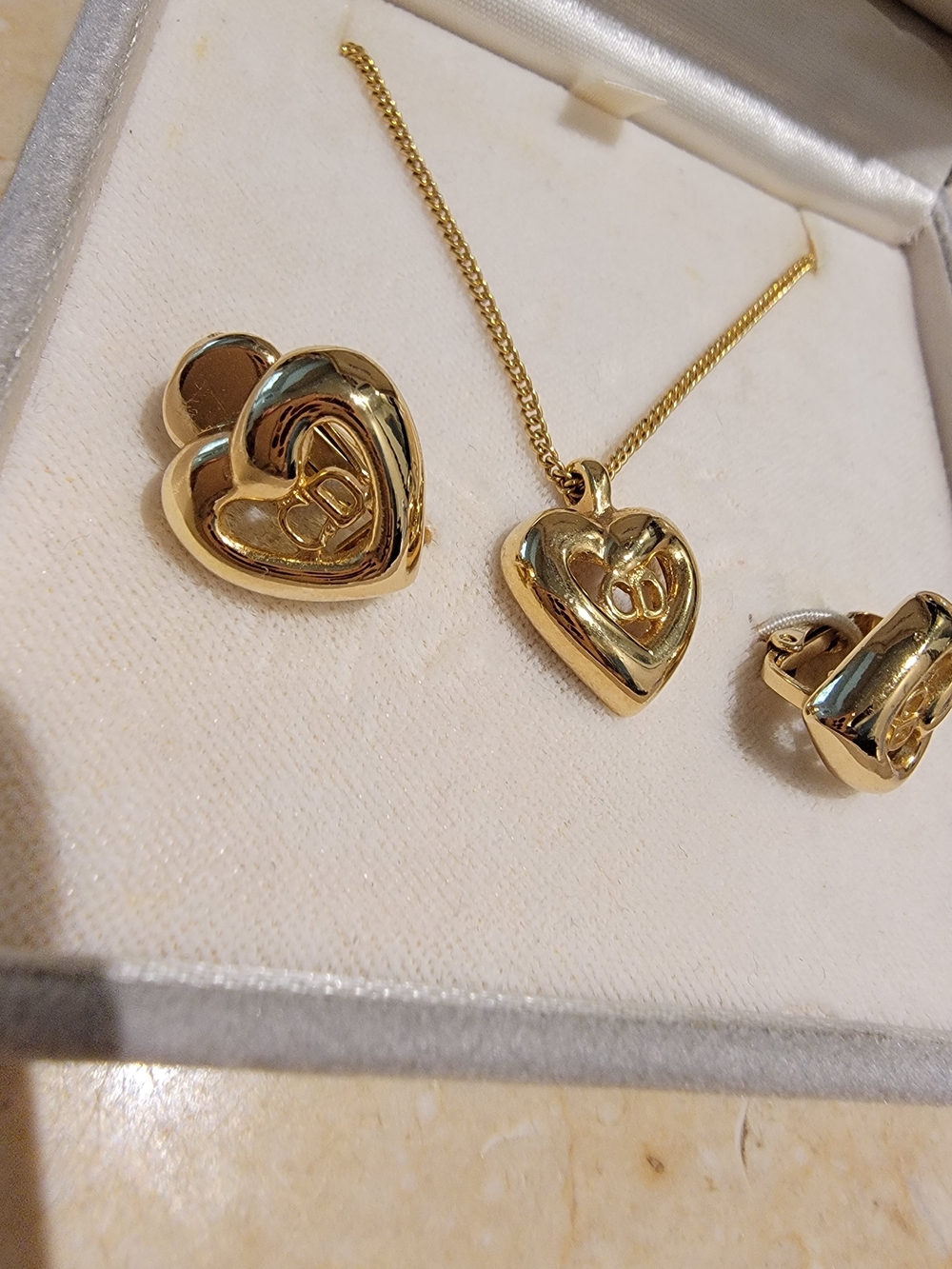 Christian Dior Gold Heart Necklace and Earrings Set - Picture 4 of 9